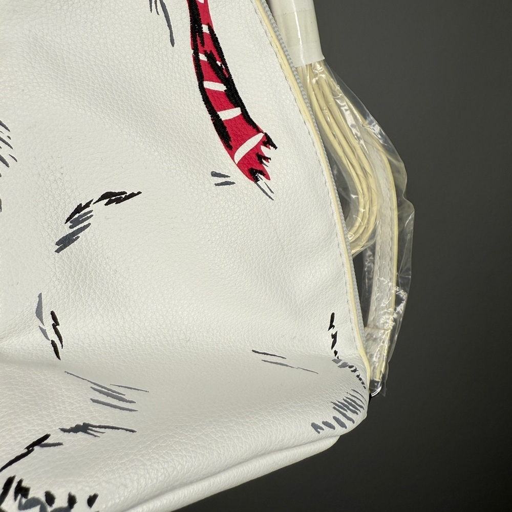 Vera Bradley Polar Bear Crossbody White Red Scarf Quilted Faux Leather NWT - Picture 4 of 10